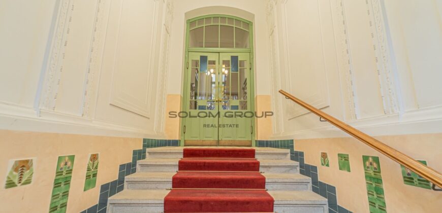 Prodej nebytového prostoru + předzahrádka, 125 m², Po úpravách, Bubeneč