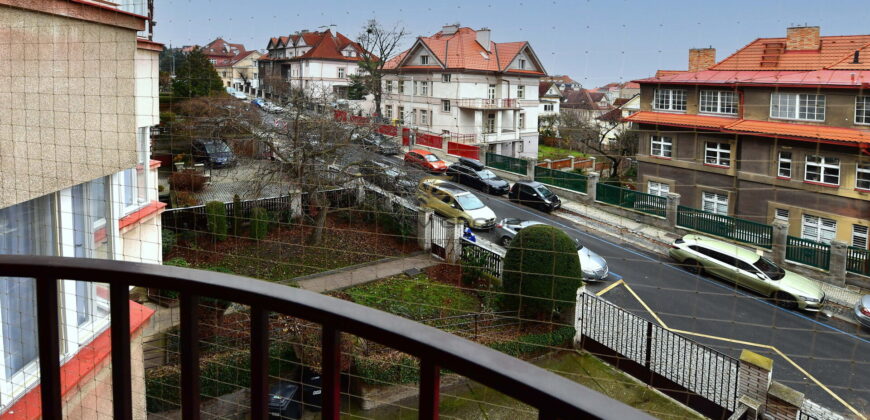 Pronájem bytu 2+1/možno jako 3+kk, 2x balkon, 2x komora v bytě, 92 m², po rekonstrukci. Vinohrady