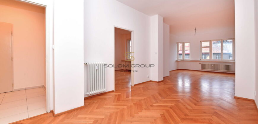 Pronájem bytu 2+1/možno jako 3+kk, 2x balkon, 2x komora v bytě, 92 m², po rekonstrukci. Vinohrady