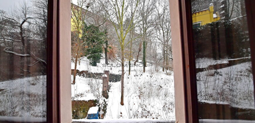 Pronájem bytu 2+1, 42 m² + sklep 5,8 m², 4. NP, výtah, Praha 2 – Vyšehrad, Neklanova