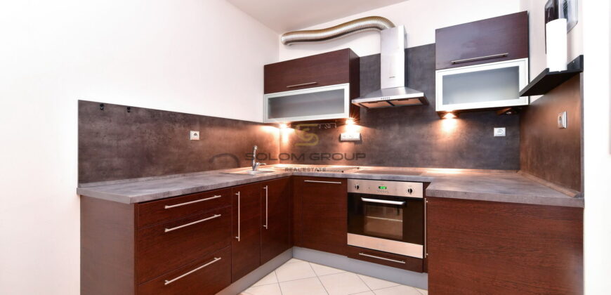 Pronájem bytu 2+kk, 52 m², komora v bytě, garážové stání, Praha – Záběhlice