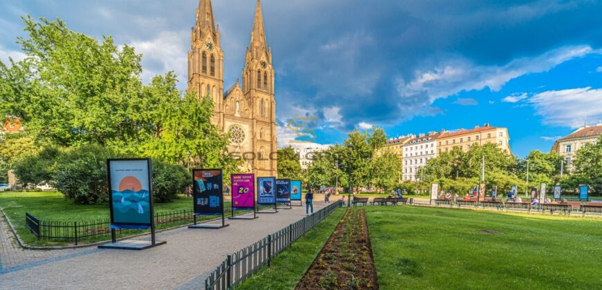 Pronájem 2+1/3+kk, 55 m² 4NP, výtah, částečně zařízený, Praha Vinohrady