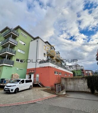 Prodej garážového stání 12,6 m², 1.podlaží, osobní vlastnictví, Praha Kbely