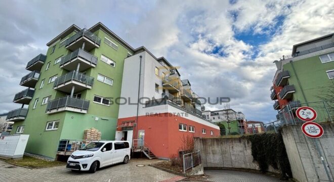 Prodej garážového stání 12,6 m², 1.podlaží, osobní vlastnictví, Praha Kbely