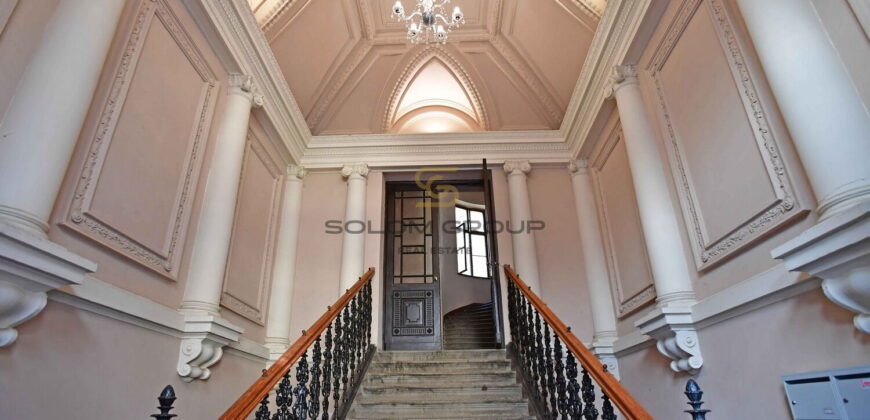 Pronájem bytu 2+kk, 60 m2, po úpravách, Smíchov, cihlový dům