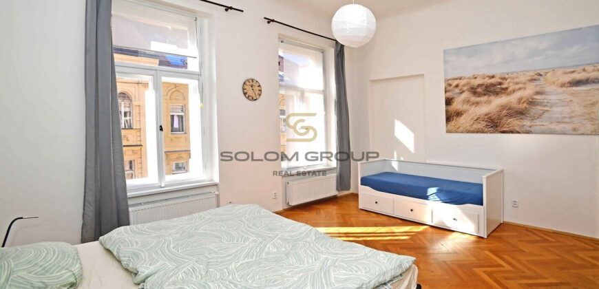 Pronájem bytu 2+kk, 60 m2, po úpravách, Smíchov, cihlový dům