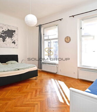 Pronájem bytu 2+kk, 60 m2, po úpravách, Smíchov, cihlový dům