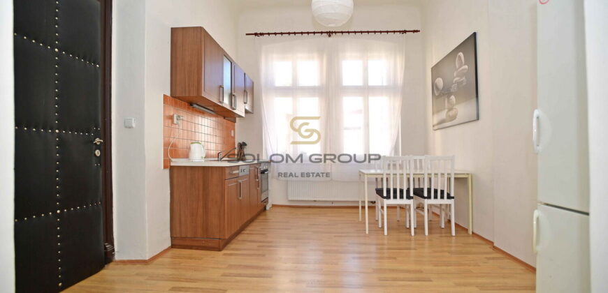 Pronájem bytu 2+kk, 60 m2, po úpravách, Smíchov, cihlový dům