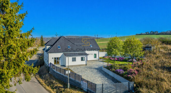 Prodej vícegeneračního rodinného domu 6+1 a 4+kk, 371 m², pozemek 807 m², Chýňava, okr. Beroun