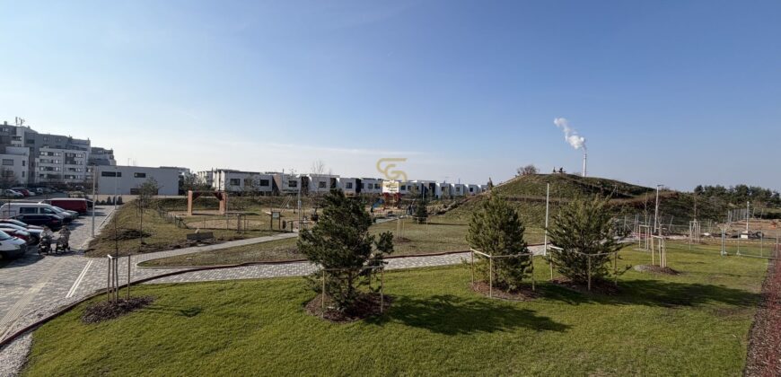 Pronájem NOVÉHO bytu 2+kk/Balkon, 45,8 m² + garážové stání + sklep, Dolní Měcholupy, ulice Honzíkova