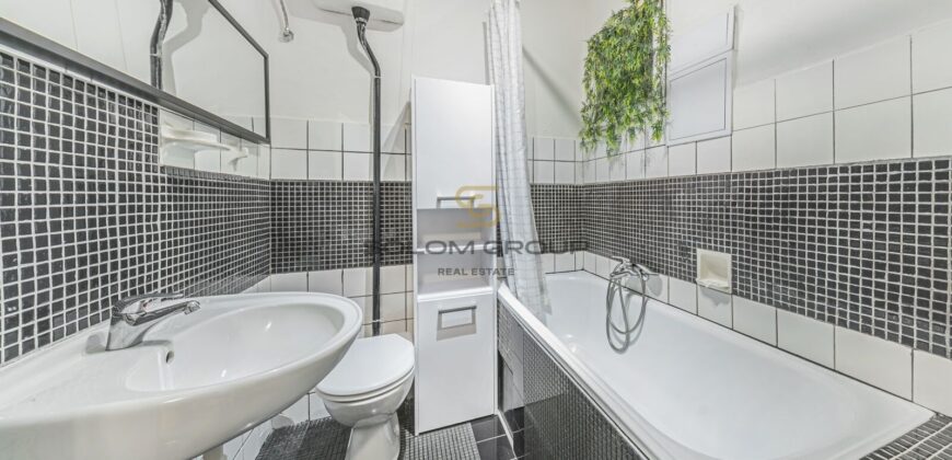 Prodej bytu 1+kk + sklep, 45 m², Smíchov, OV