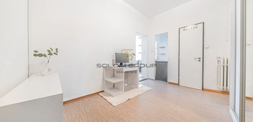Prodej bytu 1+kk + sklep, 45 m², Smíchov, OV