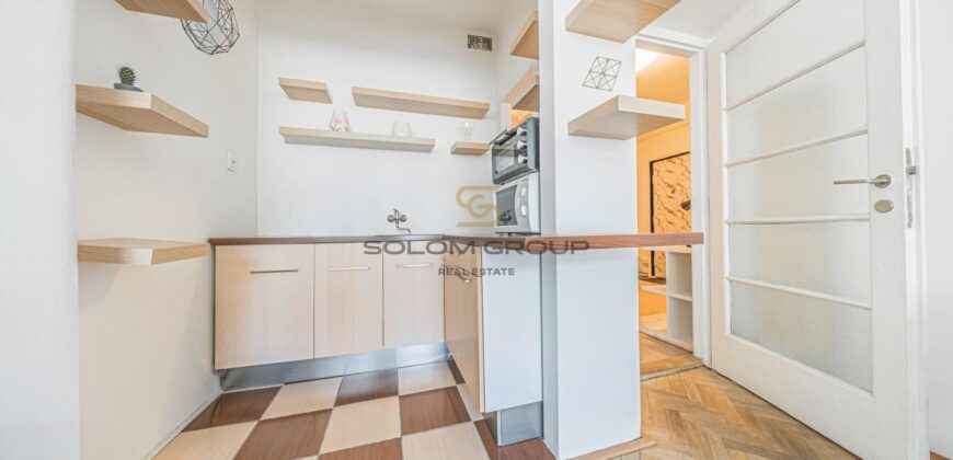 Prodej bytu 1+kk + sklep, 45 m², Smíchov, OV