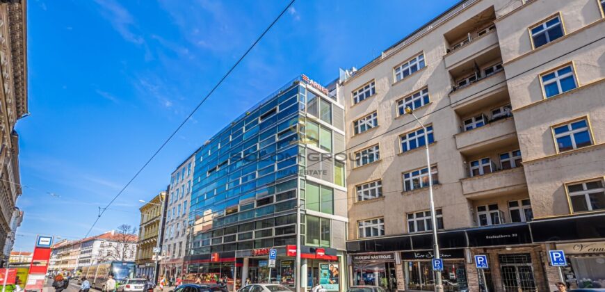 Prodej bytu 1+kk + sklep, 45 m², Smíchov, OV